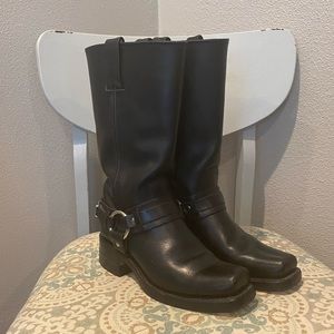Authentic Frye classic harness 12r boots